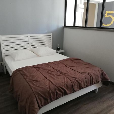 阿尔玛公寓式酒店 塞夫勒河畔圣洛朗 外观 照片
